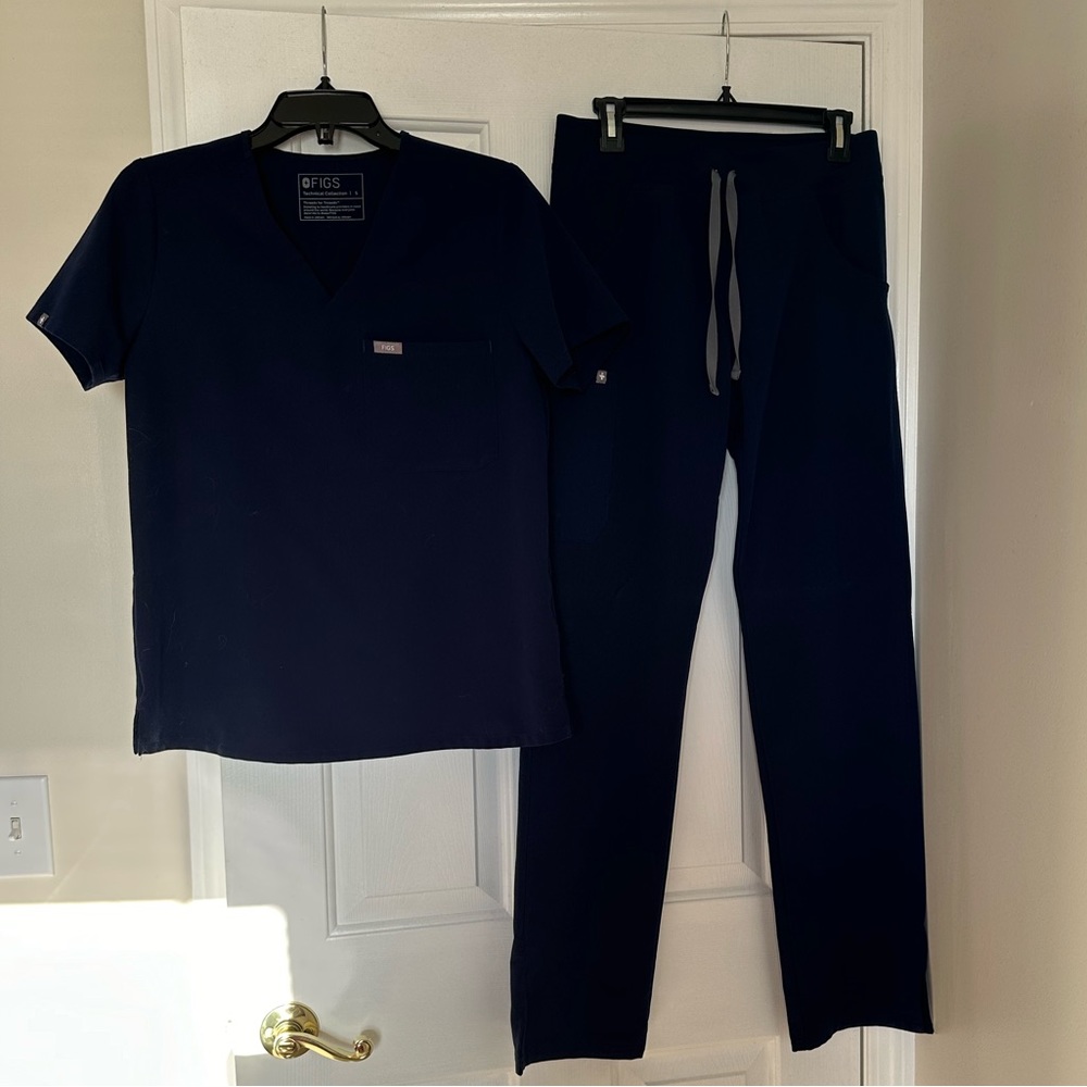 Figs scrubs